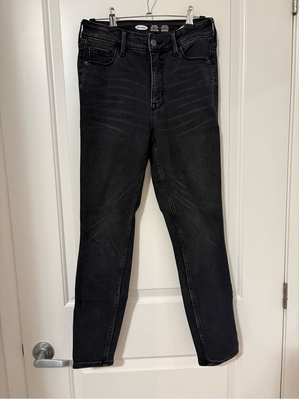 Old Navy Women's Skinny Jeans in Black